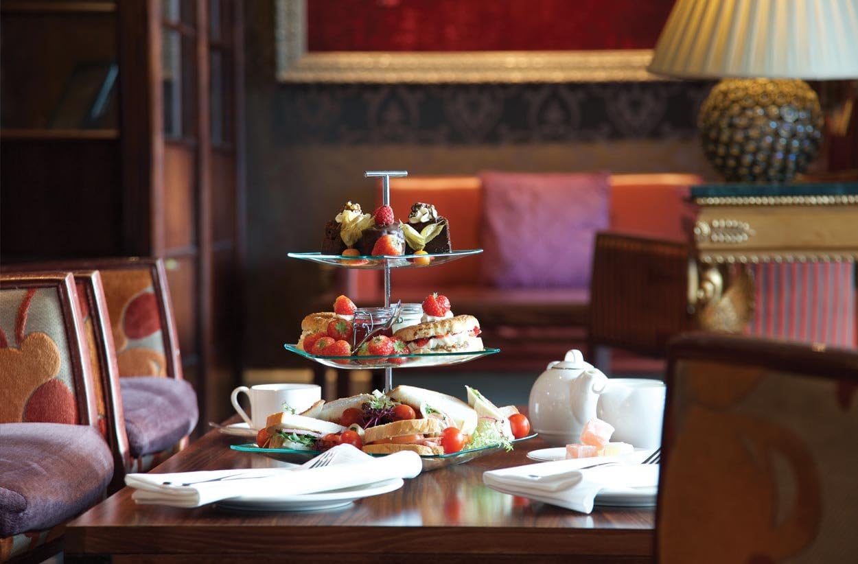 Buyagift Caja de experiencias de regalo, cena, 590 experiencias gourmet desde un té de la tarde hasta una cata de vinos