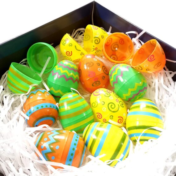 RUIYWEN 12 Huevos de Pascua de Colores Pintados Huevos Falsos Huevos Plásticos Vacíos para Rellenar Juguetes Regalos con Sorpresa para Niños (4x6cm, 6 Estilos)